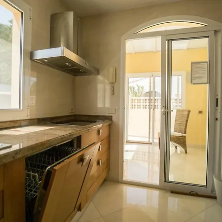Charming By The Sea With Private Pool 科拉雷侯