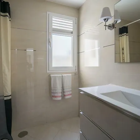 Charming By The Sea With Private Pool *