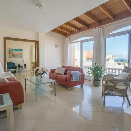 别墅 Charming By The Sea With Private Pool *